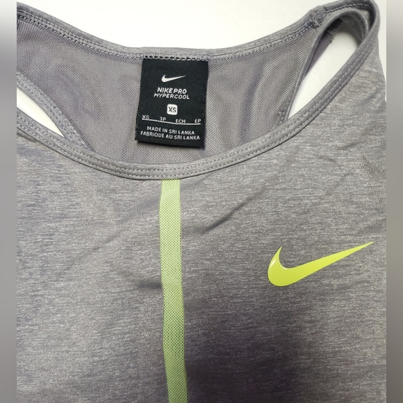 2/$20 Nike Pro Hyper Cool Womens Crop Top XS - Picture 2 of 3